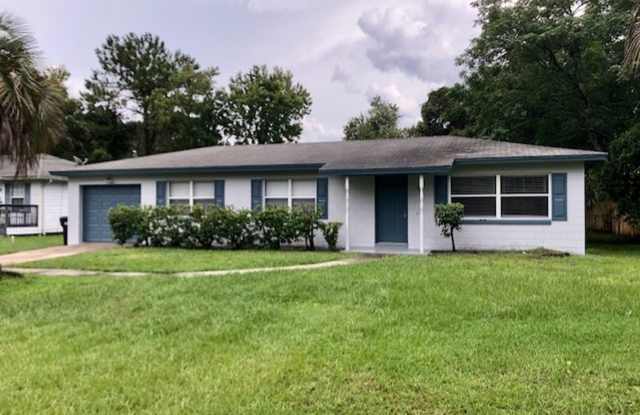 Beautifully renovated 3 bed / 1 bath home! Ready for Move in September! Large back yard! Home on septic & well!!!