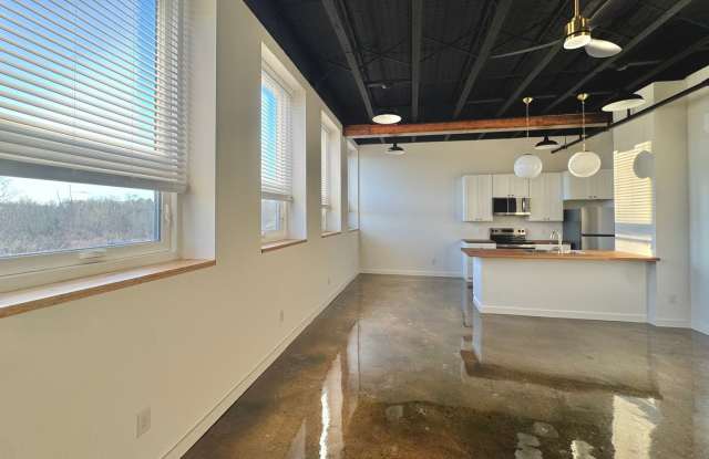 Photo of 510 S College St.