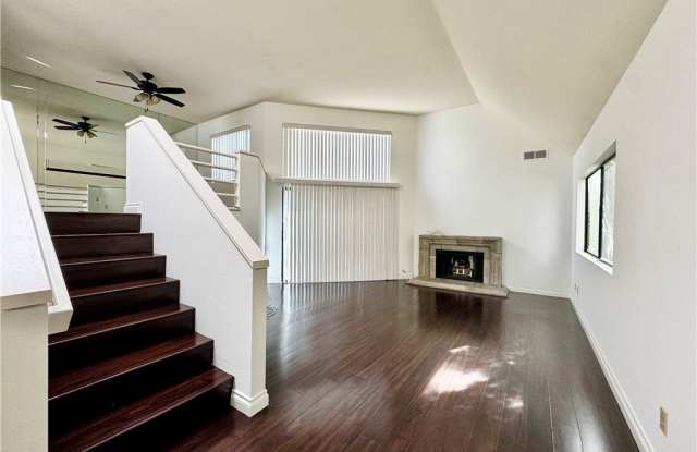 5727 E Stillwater Avenue