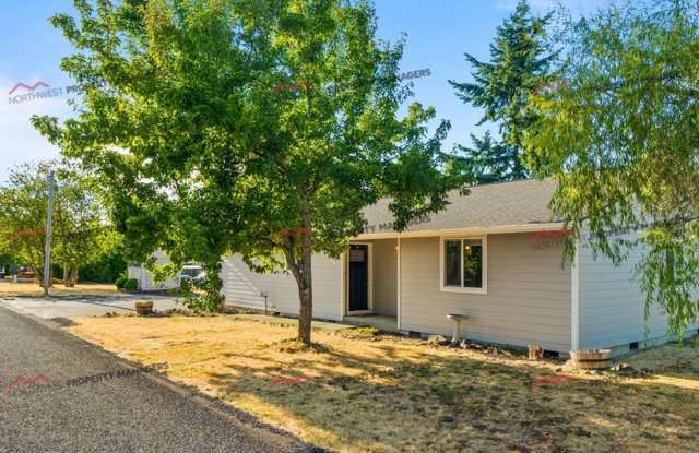 Photo of STATUS: AVAILABLE | R37 | $2495