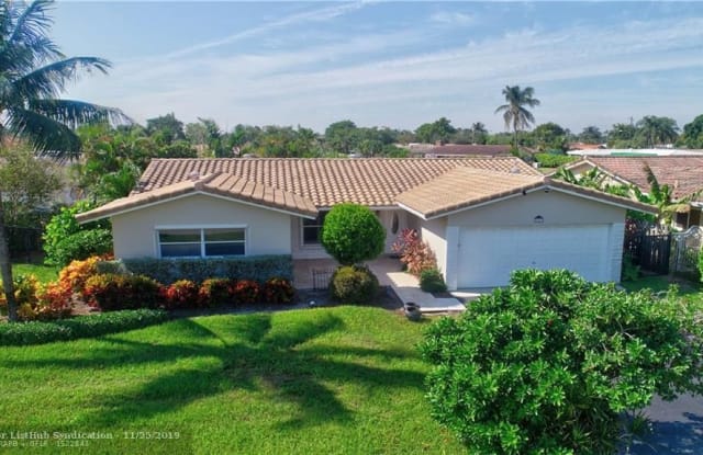 941 SE 10th Ct - 941 Southeast 10th Court, Pompano Beach, FL 33060