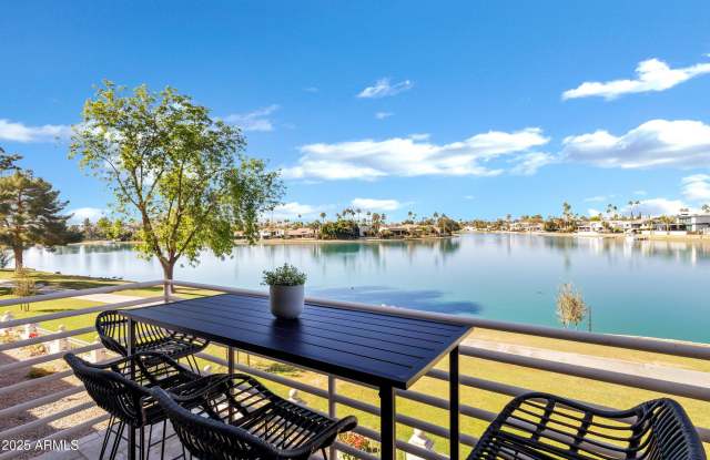 Photo of 8270 N HAYDEN Road unit: 2010