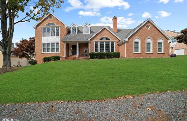 1292 MIDDLETON COURT - 1292 Middleton Court, Wolf Trap, VA 22182