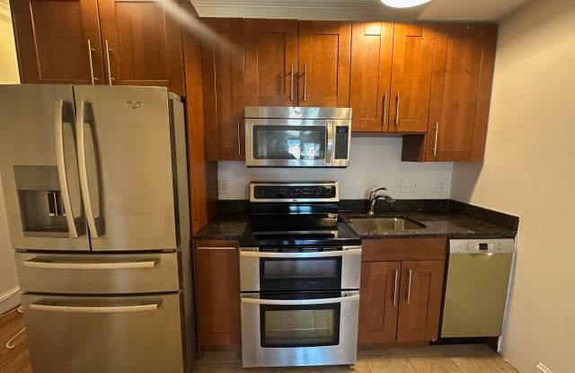 32 Q Street NW unit: 3