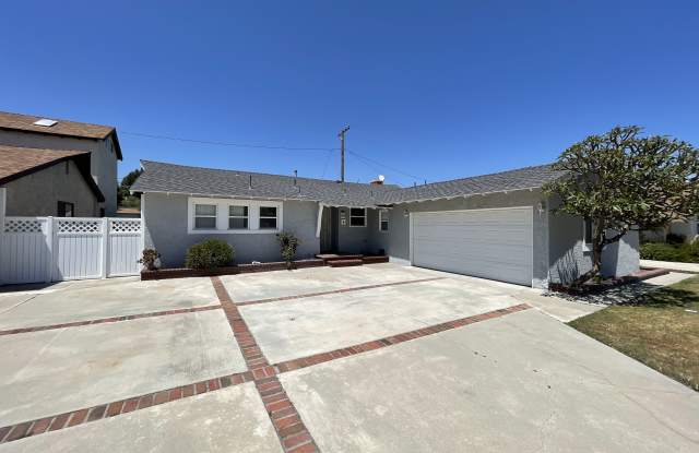 7071 Santa Paula Cir