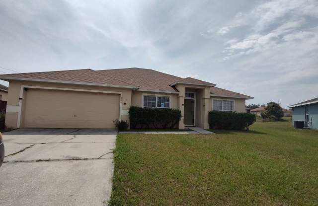 Move-In Ready!! Spacious Home 3 Bedrooms 2 Bath!!
