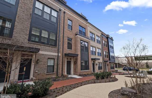 1211 NORTHSIDE PARK BLVD