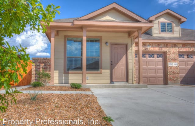 558 Creekside Circle - 558 Creekside Circle, New Braunfels, TX 78130