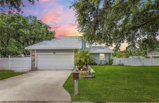 428 KLOSTERMAN ROAD W