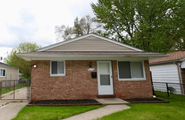 2176 Garrick Ave - 2176 Garrick Avenue, Warren, MI 48091