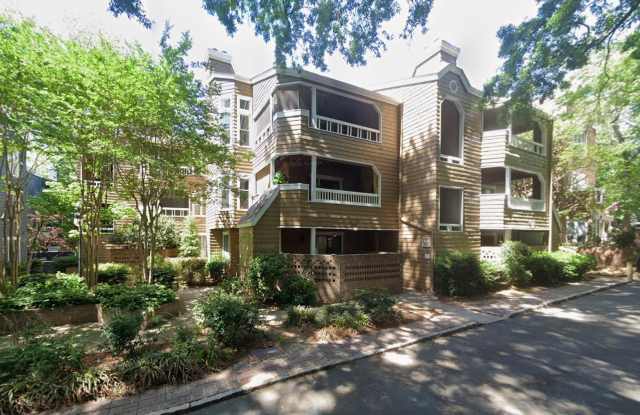 413 West 8th Street Apt B - 1