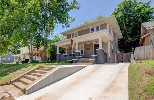 1136 North Main Street