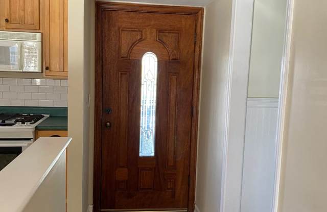 Beautiful 4 Bedroom Home for Rent in Huntington Beach