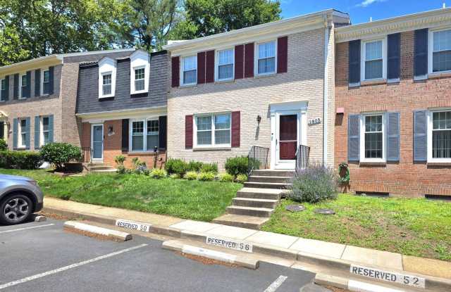 2805 BALLIETT Court