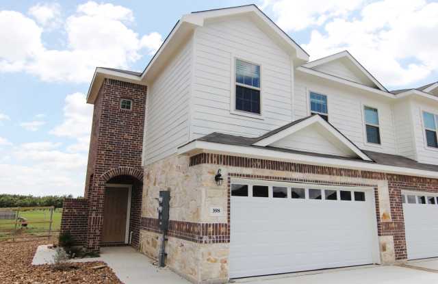 Close to Creekside Shopping District / Fenced in Yard with Covered Patio / CISD