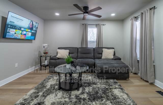 Photo of 410 Saint Johns Avenue Southwest - 1