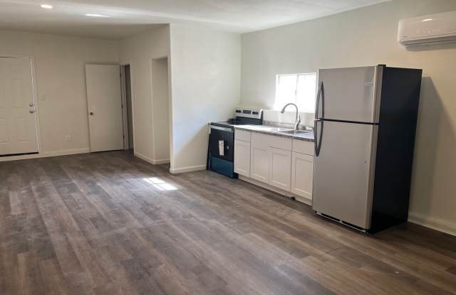 Photo of 2551 N Winstel Blvd