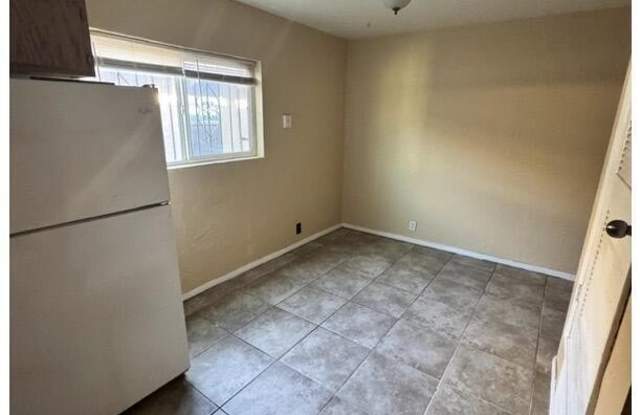 4703 Moonlight Avenue unit: 6