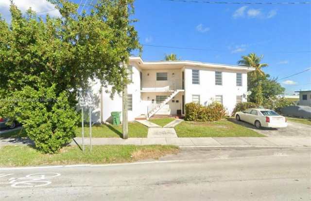 2755 NW 11th St