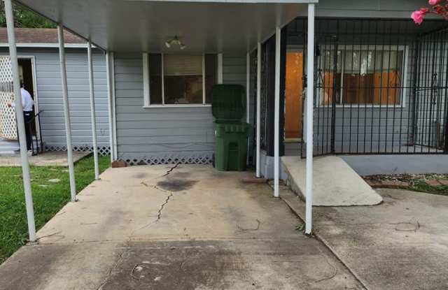 1187 FANNIN AVE.