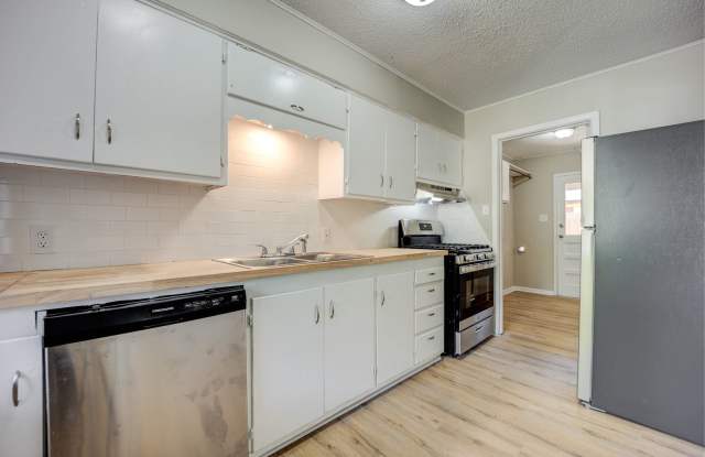 SF-066-601 &amp; 603 South 16th Street Duplex