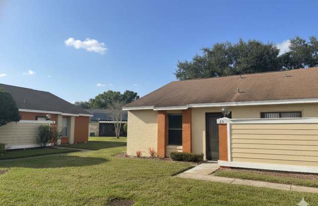 Charming Corner-Unit Townhome in the Heart of Kissimmee!