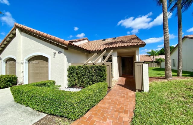 11377 SW 85th Ln - 11377 Southwest 85th Lane, Kendall, FL 33173