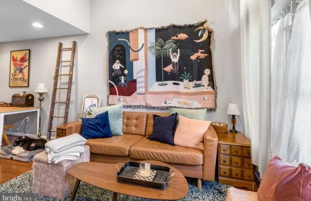 Photo of 714 MEDINA Street