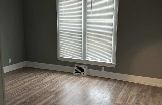 1626 North Linn Street