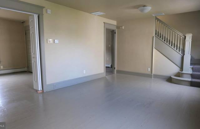 2958 LINCOLN Highway