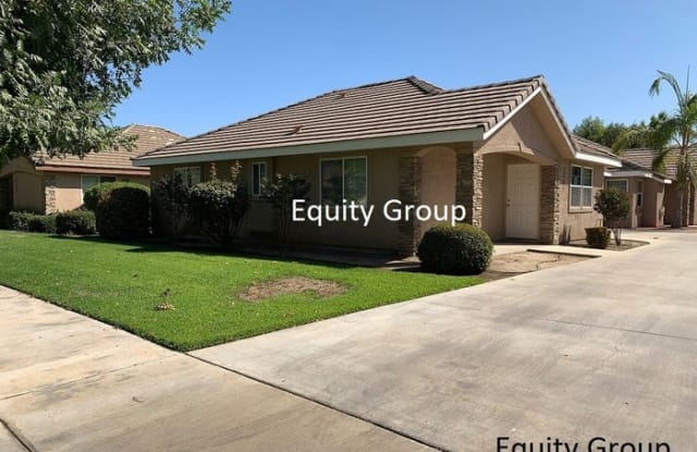 2304 North Vickie Street - 2304 N Vickie Ct, Visalia, CA 93291