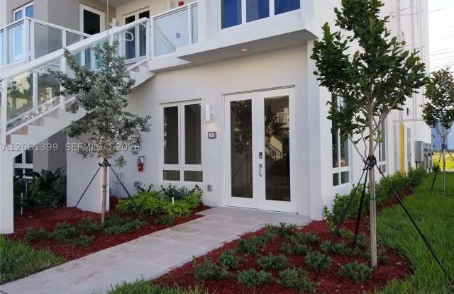 10220 NW 63rd Ter