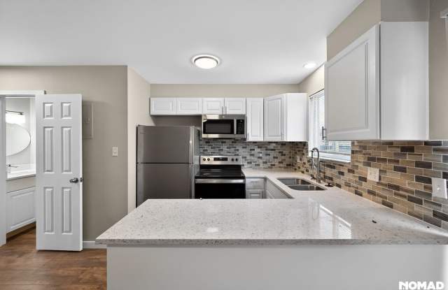 BRAND NEW, FULLY REMODELED 4BR Townhome in Aurora