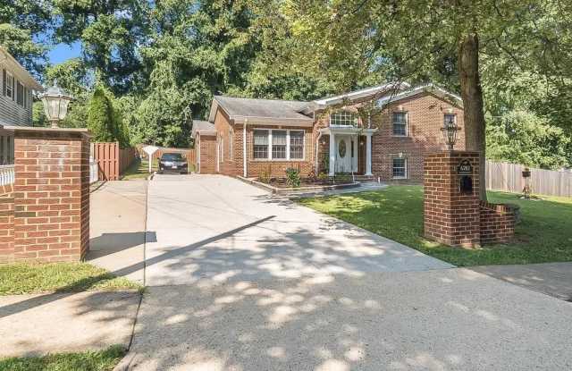 6202 TANGLEWOOD COURT