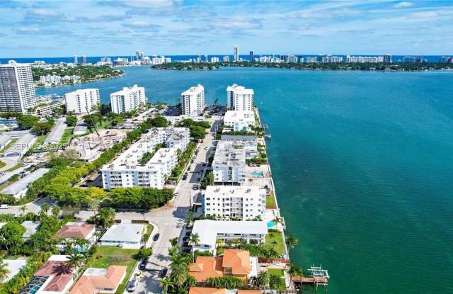 Photo of 1750 S Treasure Dr