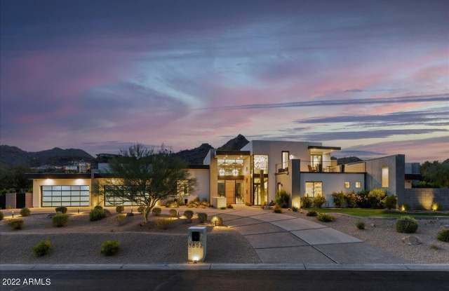 3802 E Stella Lane