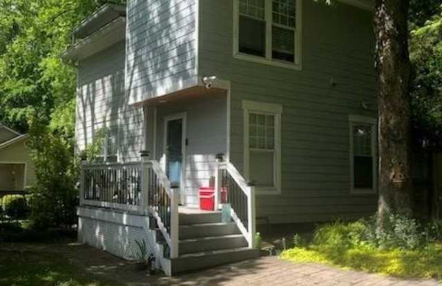 Photo of 1150 Burns Street SE