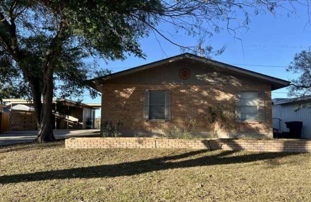 Photo of 2301 North Parkwood Drive