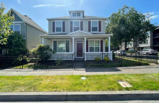 Hillsboro 3Bedroom 2.5 Bath + Den ~ Includes Washer & Dryer and Garage ~ Orenco Gardens Neighborhood!