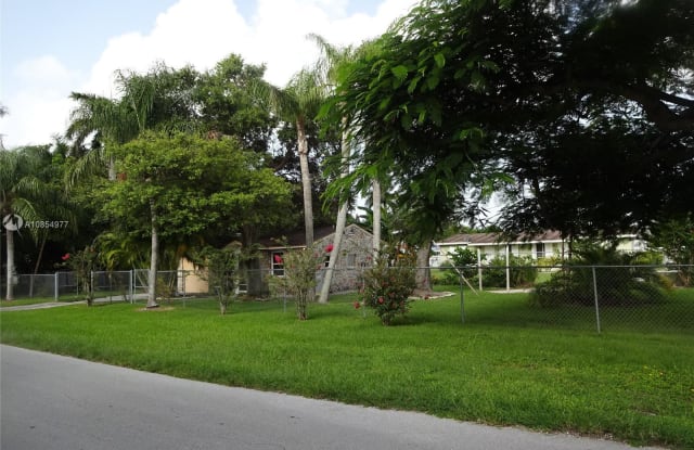 204 SW 2nd Ave - 204 Southwest 2nd Avenue, Florida City, FL 33034