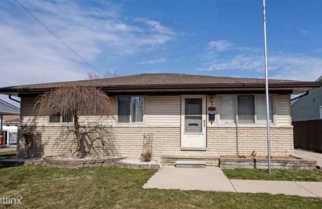 21825 Ridgeway St - 21825 Ridgeway Street, St. Clair Shores, MI 48080