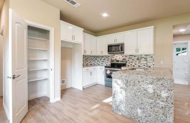 305 East Shepherd Street