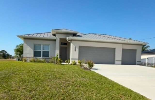 New construction home offering 4 bedrooms 2 baths 3 car garage corner lot. Water included! First Month Free!!!!