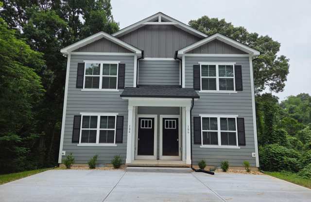 3 bedroom townhouse in Hickory
