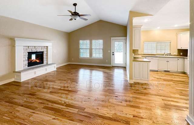 2179 N Eagle Creek Lane