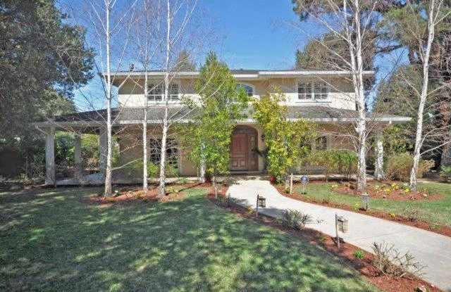 701 Arroyo RD