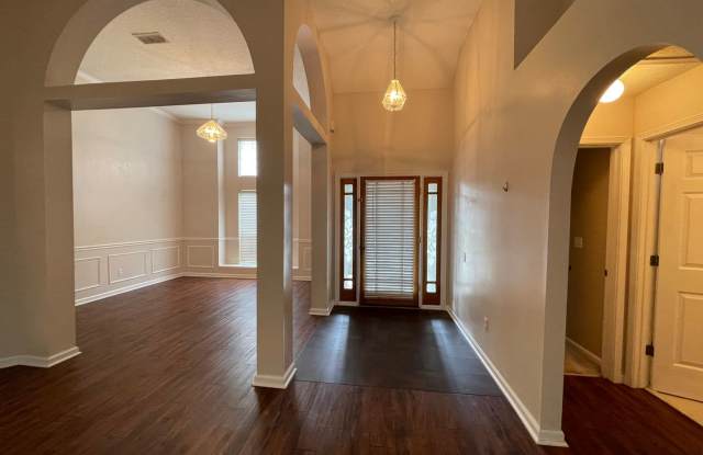 **COMING SOON** Large Three bedroom in Orange Park