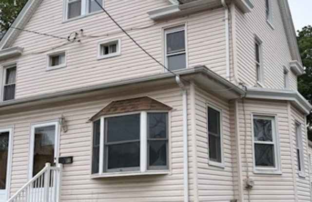 65 W Stearns St