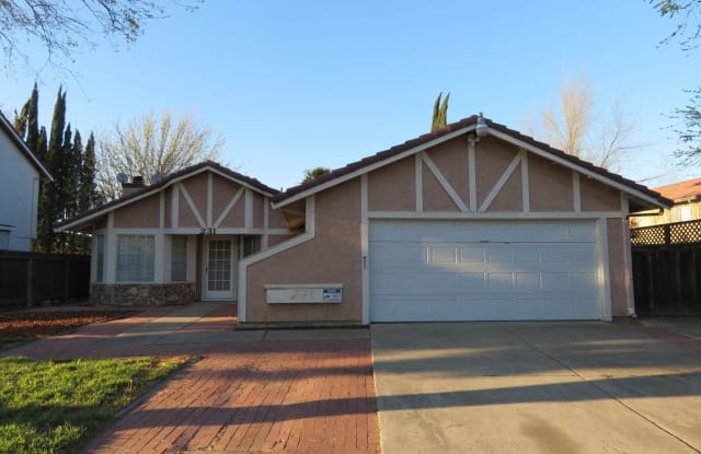 231 E Clover Road - 231 Clover Road, Tracy, CA 95376