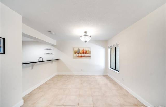 1659 SW Crossing Circle